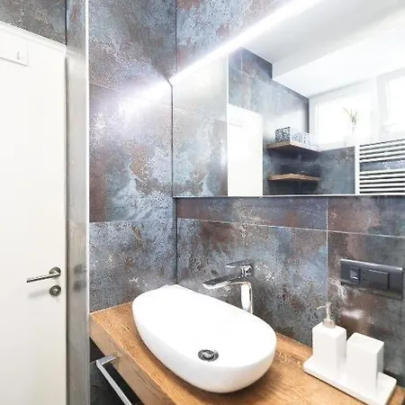 Larga - Stylish In Historic Old Town With Prime Location Apartamento Zadar