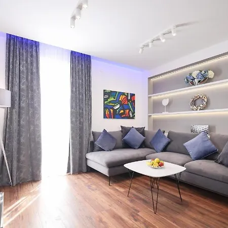 Apartman Larga - Stylish In Historic Old Town With Prime Location
