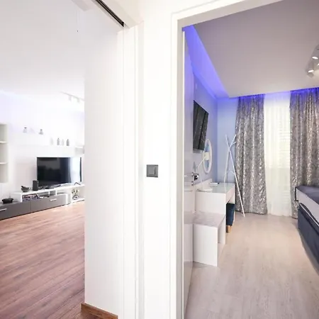 Larga - Stylish In Historic Old Town With Prime Location Zára