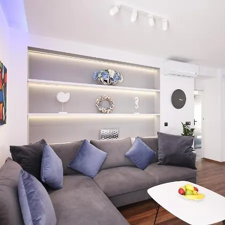 Larga - Stylish In Historic Old Town With Prime Location Zára