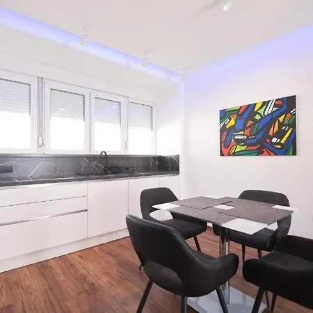 Larga - Stylish In Historic Old Town With Prime Location Apartman *