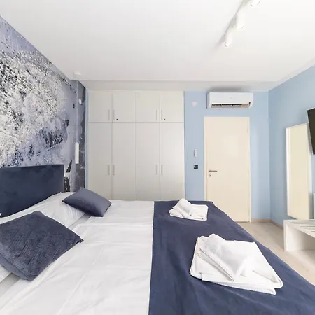 Larga - Stylish In Historic Old Town With Prime Location Zára