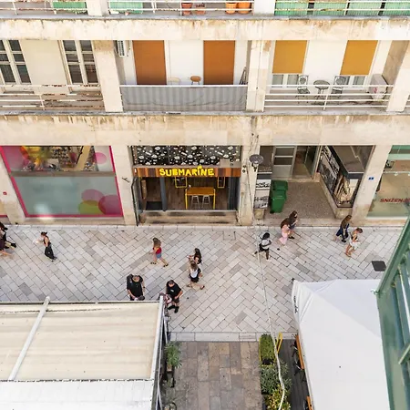Apartman Larga - Stylish In Historic Old Town With Prime Location Zára