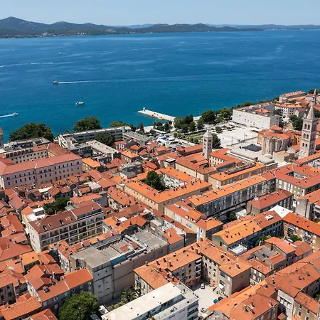 Appartement Larga - Stylish In Historic Old Town With Prime Location
