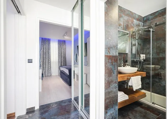 Larga - Luksuzni U Srcu Zadra * Zadar