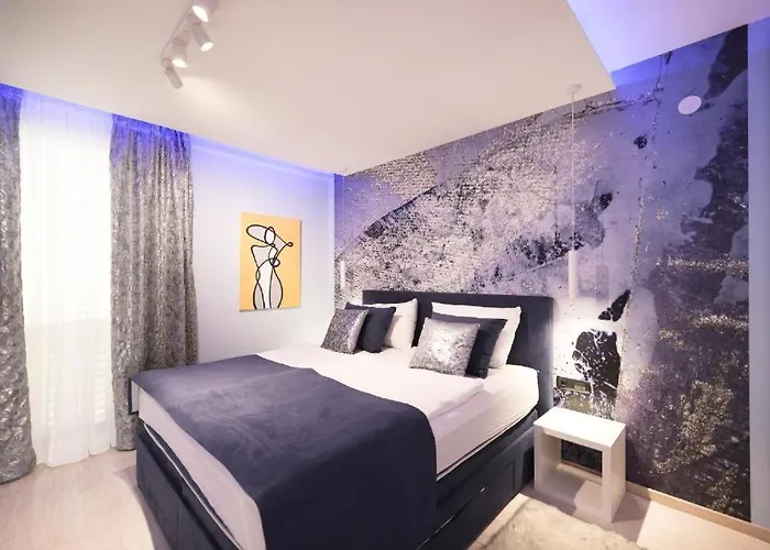 Larga - Luksuzni U Srcu Zadra *