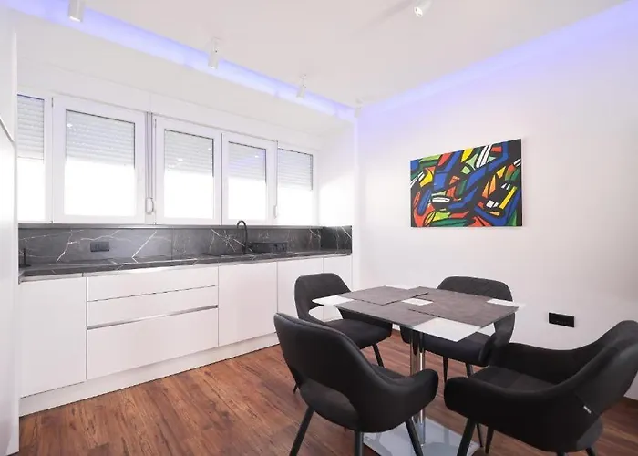 Larga - Luksuzni U Srcu Zadra Apartman *